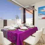 Luxury Near 1km Swimming Pool Tennis Court Great For Ages