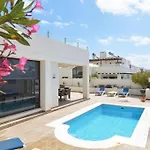 Luxury Near 1km Swimming Pool Tennis Court Great For Ages * פלאיה בלנקה