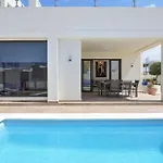 Luxury Near 1km Swimming Pool Tennis Court Great For Ages וילה פלאיה בלנקה