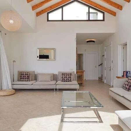 וילה Luxury Near 1km Swimming Pool Tennis Court Great For Ages