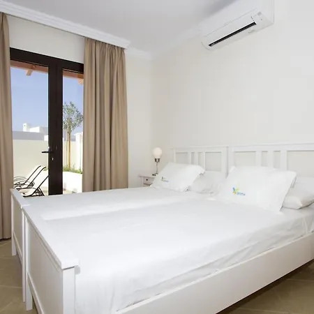 Luxury Near 1km Swimming Pool Tennis Court Great For Ages Коста Бланка