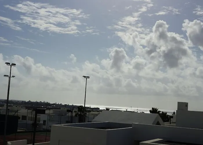 Luxury Near 1km Swimming Pool Tennis Court Great For Ages فيلة *