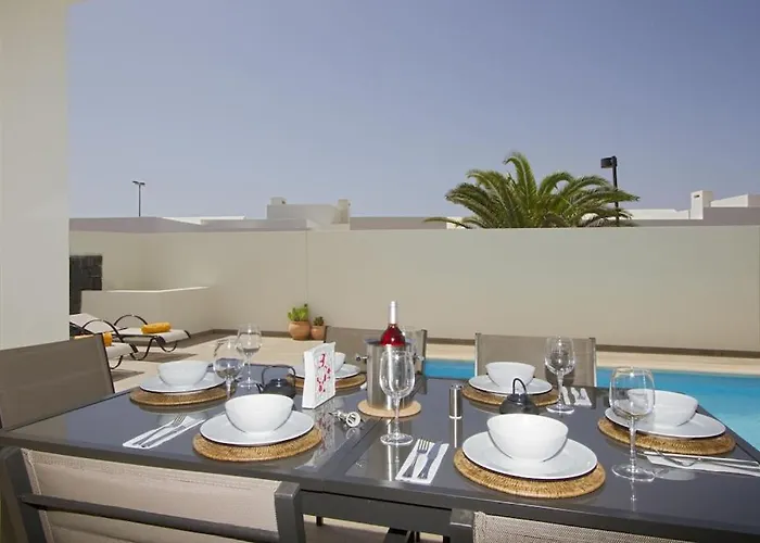 Luxury Near 1km Swimming Pool Tennis Court Great For Ages فيلة *