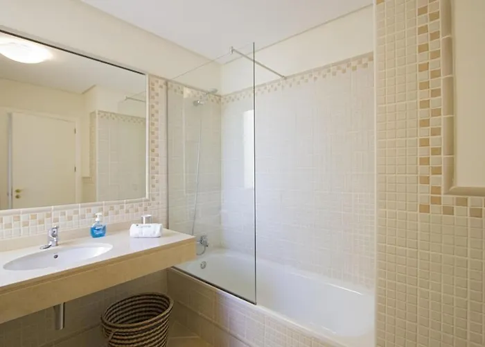 Luxury Near 1km Swimming Pool Tennis Court Great For Ages فيلة *