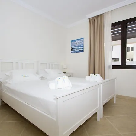 Luxury Near 1km Swimming Pool Tennis Court Great For Ages Villa Playa Blanca (Lanzarote)