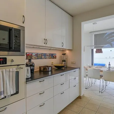 Luxury Near 1km Swimming Pool Tennis Court Great For Ages Villa Playa Blanca (Lanzarote)