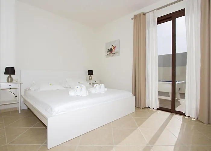 Luxury Near 1km Swimming Pool Tennis Court Great For Ages 别墅 *